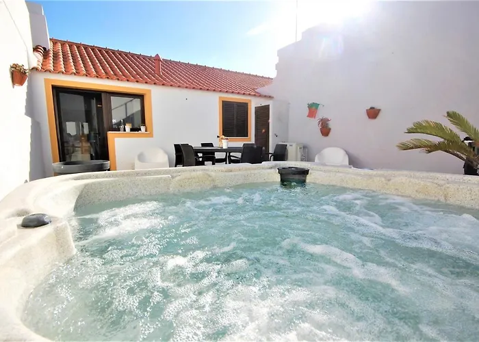 Vila - Mar - Private Outdoor Jacuzzi - Wifi & Airco - By Bedzy